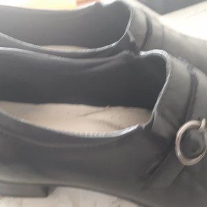 Comfort Soft Women's Fall or Winter Shoes Black size 8